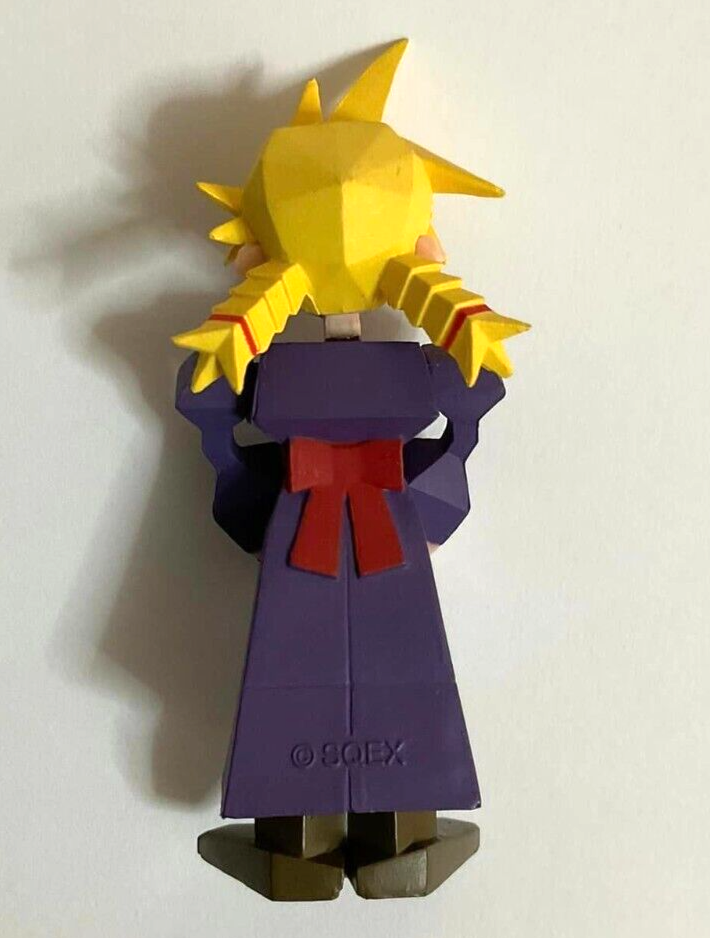 Final Fantasy VII REMAKE Mini Figure Cloud Strife Square Enix Cafe Artnia